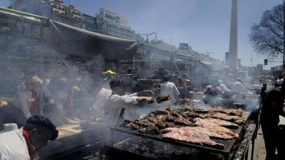 Una parrilla dorada convoca a asadores del país