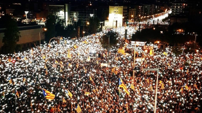 Cataluña: multitudinaria movilización por la libertad de presos políticos