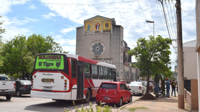 El transporte urbano incumple la decisión de no circular por el centro de Sáenz Peña