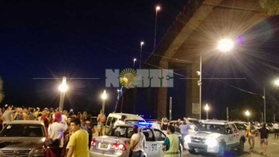 Amenazó con arrojarse al vacío y provocó un caos de tránsito en el puente General Belgrano