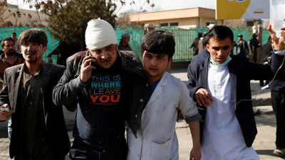 Casi cien muertos en un atentado con ambulancia bomba en Kabul