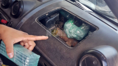 Contrabando: saco los airbag y puso teléfonos celulares