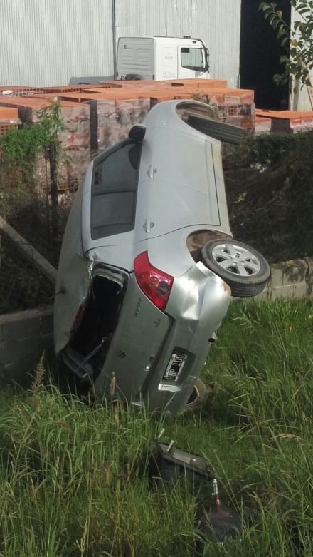 auto volcado.jpg
