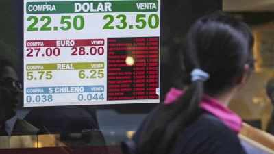 Se disparó el dólar y marcó un nuevo récord