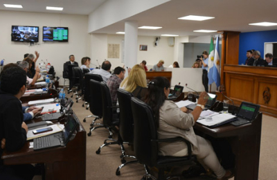 Lunes movido en la Legislatura: retiro y juicio político a ministro