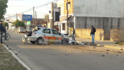 Robo, choque y persecución en plena madrugada