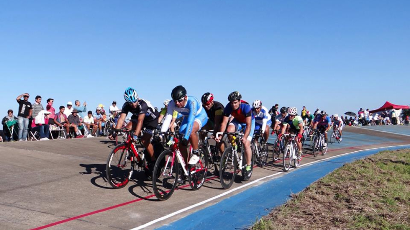 Daniel Juárez anotó su nombre en el Velódromo