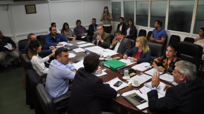 El ministro Echezarreta tendrá la posibilidad de defenderse el lunes