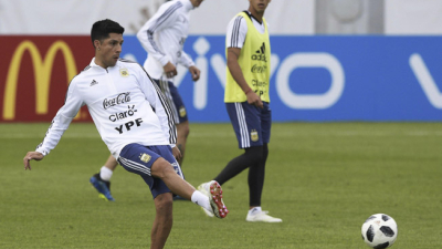 Sampaoli piensa en un esquema más ofensivo con Pavón, Mercado, Pérez y Acuña de titulares