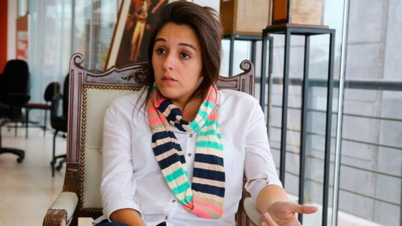 La ministra de Educación que fumó marihuana presentó su renuncia y habló de "extorsión"