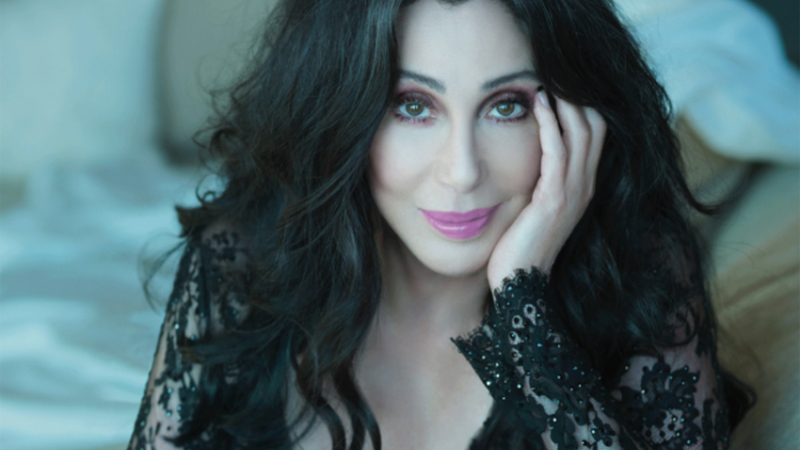 Cher retrocede en el tiempo con álbum de versiones de ABBA