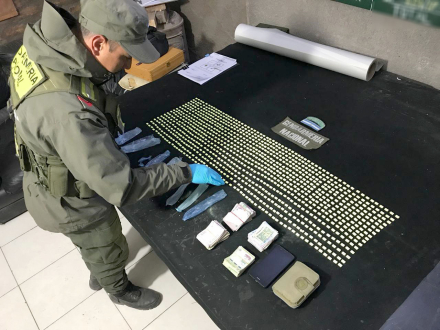 990 pastillas de metanfetaminas 3.jpg