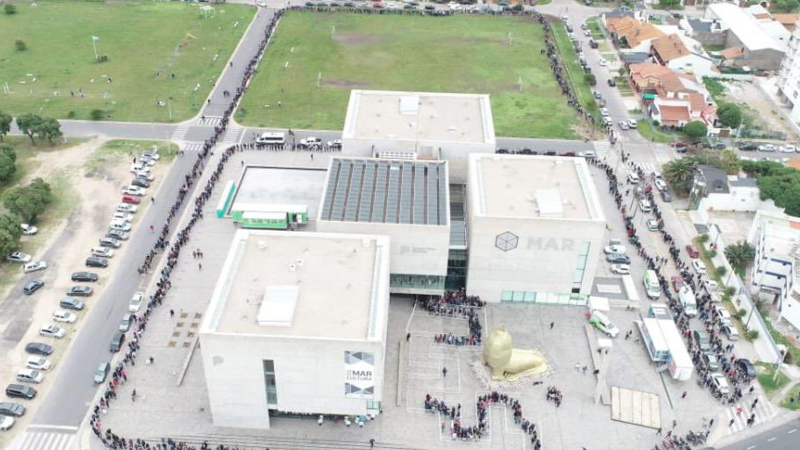 Más de 15.000 personas buscando empleo en el mismo lugar