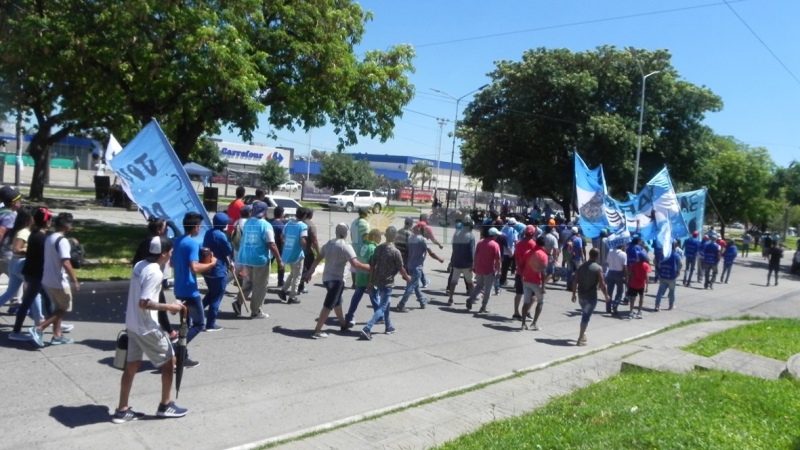 Barrios de Pie pidió donaciones en supermercados y realizó ollas populares