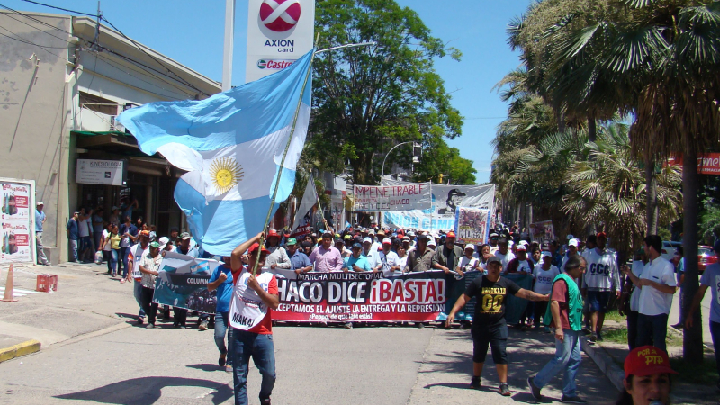 Con una multitudinaria marcha, el Chaco dijo “Basta de ajuste”