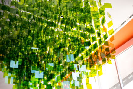 Julio Le Parc - Móvil verde en Casa Naranja1.jpg