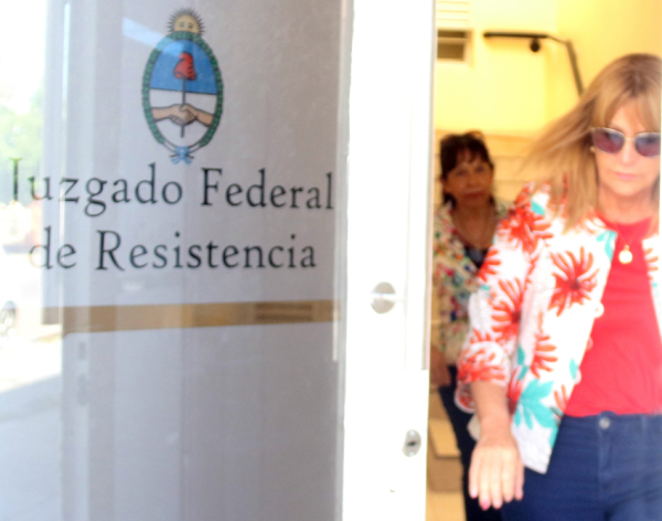Aída Ayala acorralada por la Justicia Federal. Foto: Miguel Romero