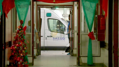 Navidad en las guardias: un muerto al chocar contra un carro y un niño con fracturas por manejo de pirotecnia
