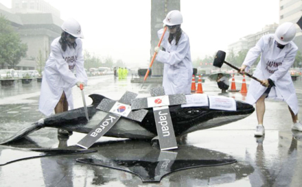 JAPAN-SOUTHKOREA-ILLEGAL-WH.jpg