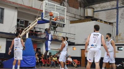 Villa sigue encendido