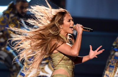JLo explosiva Tributo a los clásicos de Motown