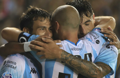 Racing acompañado por la suerte y el golazo de Cvitanich