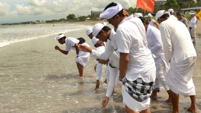 Suspenden internet y vuelos en Bali por el ‘Día del silencio‘
