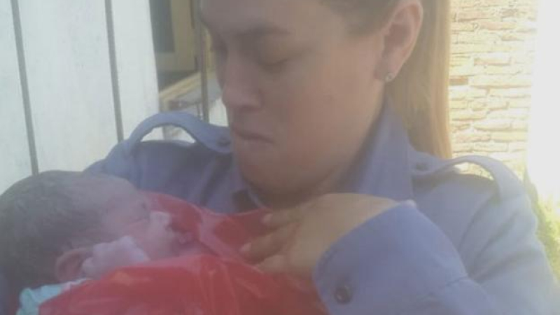 Dos policías ayudaron a una parturienta en el sur de Resistencia