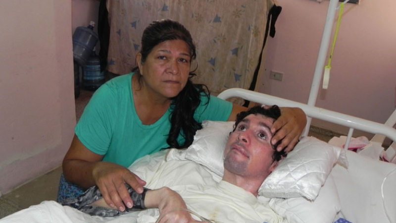 Quedó parapléjico por un accidente y desde hace tres meses vive en un centro comunitario