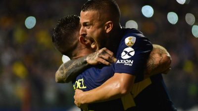 Boca encaminó su clasificación a puro gol