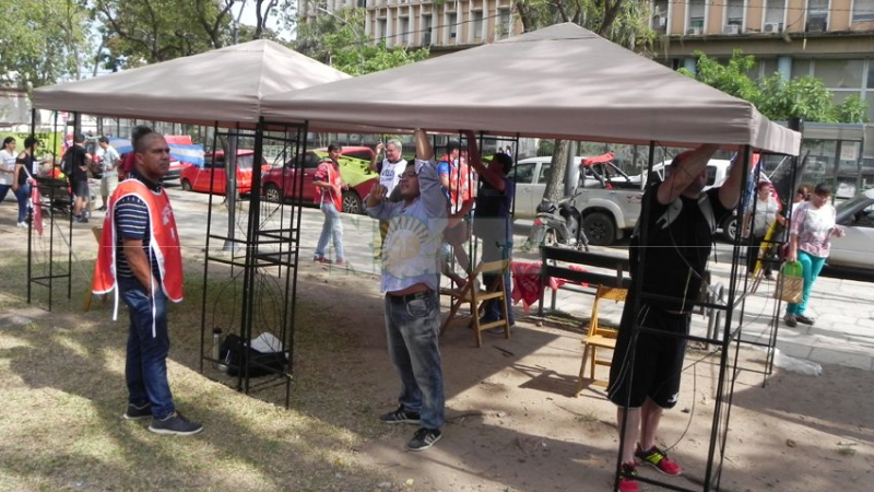 La semana corta comenzó con paros, movilizaciones y vigilia docente