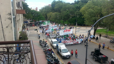 Amplia movilización en Resistencia por el paro nacional