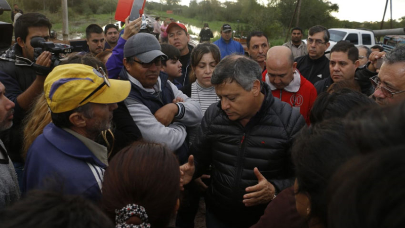Despliegan operativos de asistencia en Vedia: más de 100 familias permanecen evacuadas