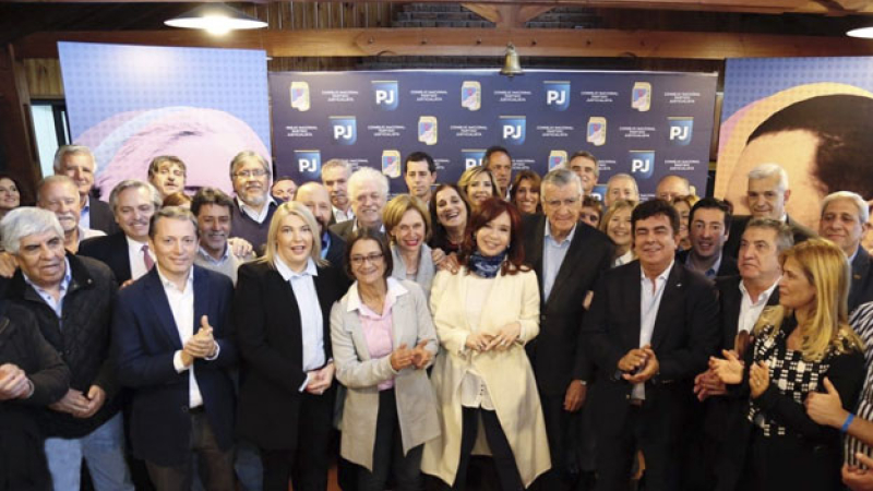 Cristina Kirchner participó de la cumbre del PJ