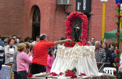 Santa Rita volvió a congregar miles de fieles en Puerto Tirol