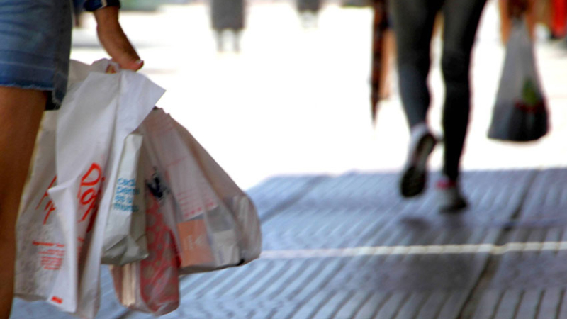 Las ventas no detienen su caída: 12,2% interanual en junio