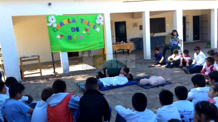 58hospital en escuela.jpg