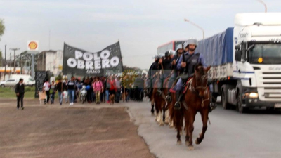 Manifestación del Partido Obrero en la rotonda de rutas 11 y 16