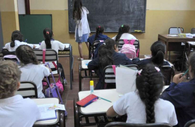 Después del receso, los chicos vuelven a clases normalmente 