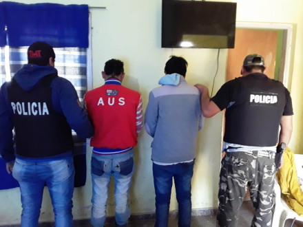 detenidos arma.jpg
