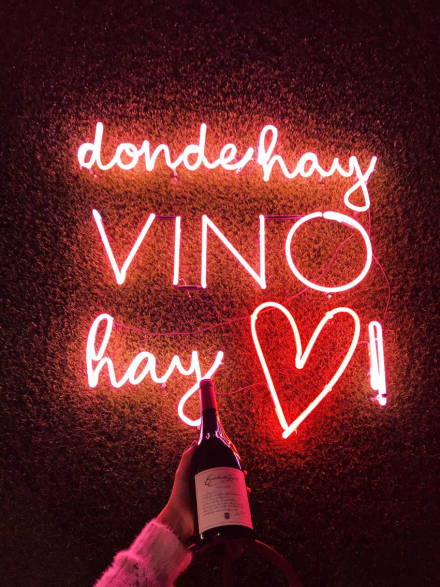 VINOS2.jpg