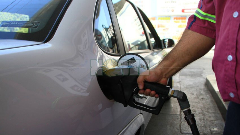 El Gobierno apela a la Ley de Abastecimiento para congelar el precio de los combustibles