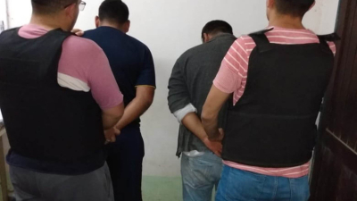 Maniataron a una mujer y se llevaron dinero y armas en pleno mediodía