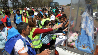 La Virgen de Itatí recibe a miles de jóvenes en la 40º peregrinación del NEA