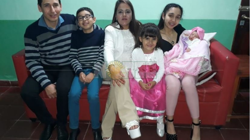 Desesperada espera de la familia Molnar