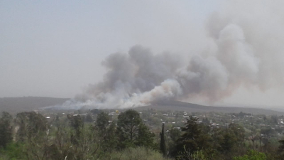 Córdoba: Controlan fuego en Mina Clavero, pero sigue activo en Salsacate