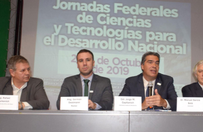 Referentes nacionales debaten en Sáenz Peña las políticas para el desarrollo tecnológico del país