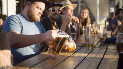 Este jueves abre un nuevo patio cervecero: La Loma