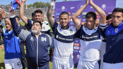 Maradona dejó de ser el entrenador de Gimnasia y Esgrima La Plata