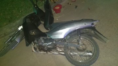 Un motociclista pelea por su vida tras ser atropellado por un móvil de la comisaría Sexta